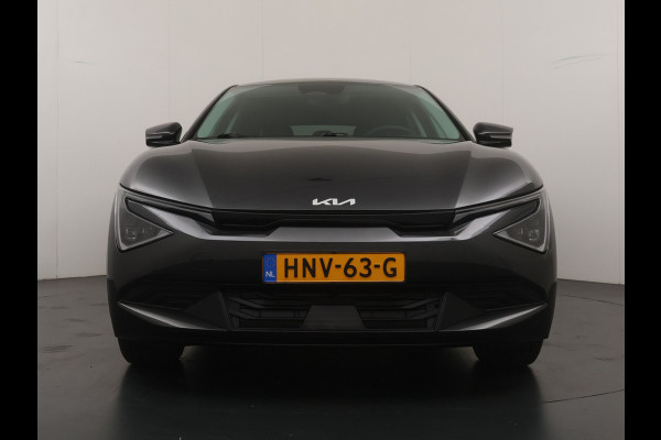 Kia Ev6 Air 84 kWh - Stoel-/stuurverwarming - Cruise Control Adaptief - Climate Control - CarPlay - Fabrieksgarantie tot 05-2033