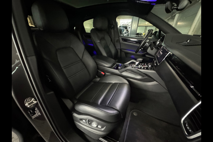 Porsche Cayenne Coupé 3.0 E-Hybrid Pano|Massage|Softclose|Trekhaak|360