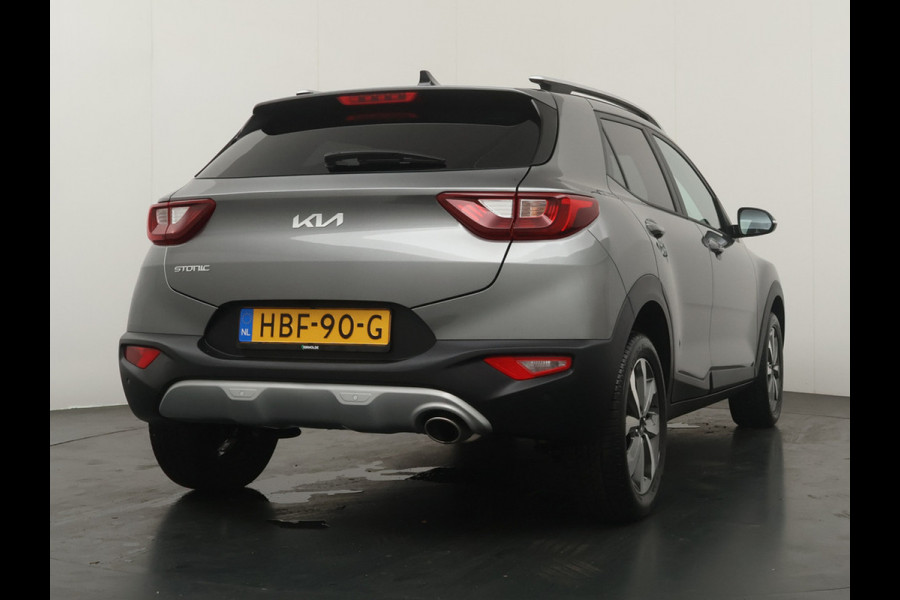 Kia Stonic 1.0 T-GDi MHEV DynamicPlusLine - Apple/Android Carplay - Navigatie - Cruise Control - Stoel/Stuurverwarming - Lichtmetalen Velgen - Fabrieksgarantie t/m 28-01-2032