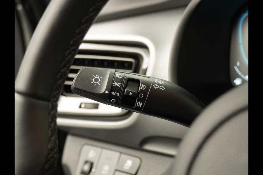 Kia Stonic 1.0 T-GDi MHEV DynamicPlusLine - Apple/Android Carplay - Navigatie - Cruise Control - Stoel/Stuurverwarming - Lichtmetalen Velgen - Fabrieksgarantie t/m 28-01-2032