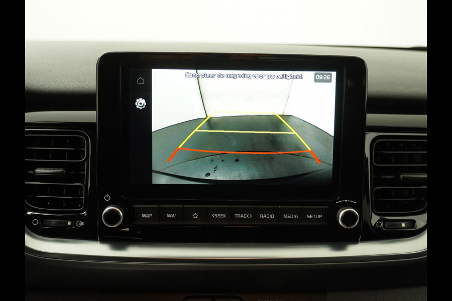 Kia Stonic 1.0 T-GDi MHEV DynamicPlusLine - Apple/Android Carplay - Navigatie - Cruise Control - Stoel/Stuurverwarming - Lichtmetalen Velgen - Fabrieksgarantie t/m 28-01-2032