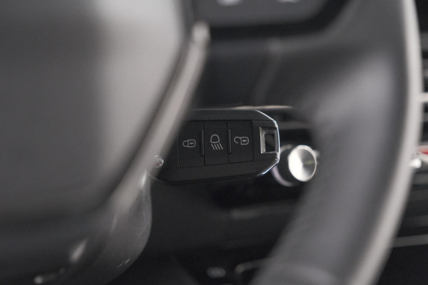 Peugeot 2008 PureTech 100 Allure | Apple Carplay | Parkeersensoren | Climate Control | Cruise Control