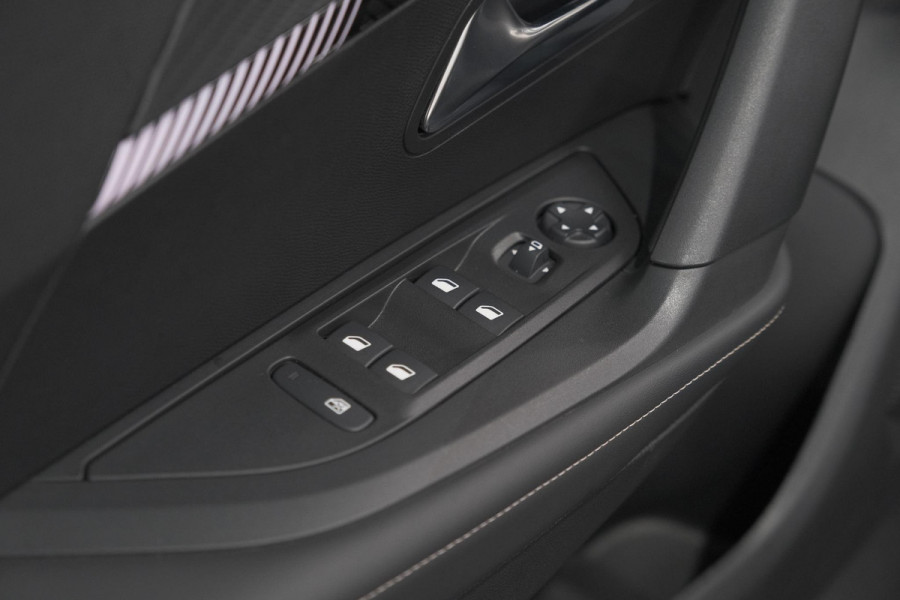 Peugeot 2008 PureTech 100 Allure | Apple Carplay | Parkeersensoren | Climate Control | Cruise Control