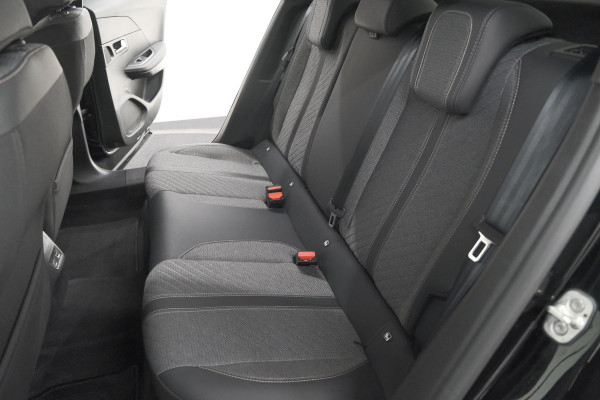 Peugeot 2008 PureTech 100 Allure | Apple Carplay | Parkeersensoren | Climate Control | Cruise Control