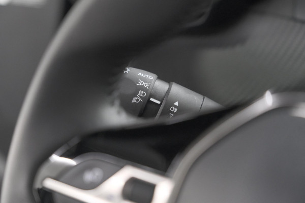 Peugeot 2008 PureTech 100 Allure | Apple Carplay | Parkeersensoren | Climate Control | Cruise Control