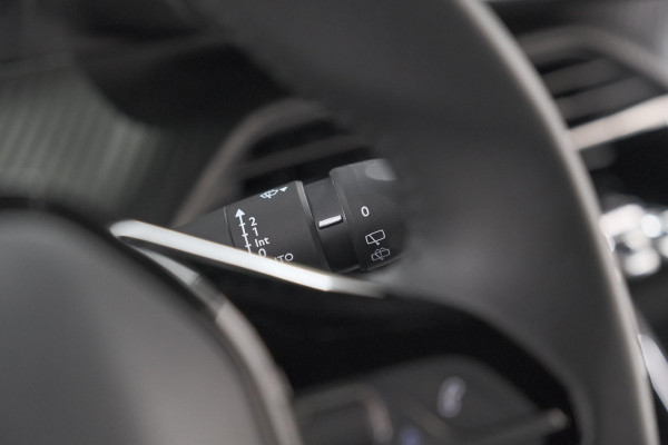 Peugeot 2008 PureTech 100 Allure | Apple Carplay | Parkeersensoren | Climate Control | Cruise Control