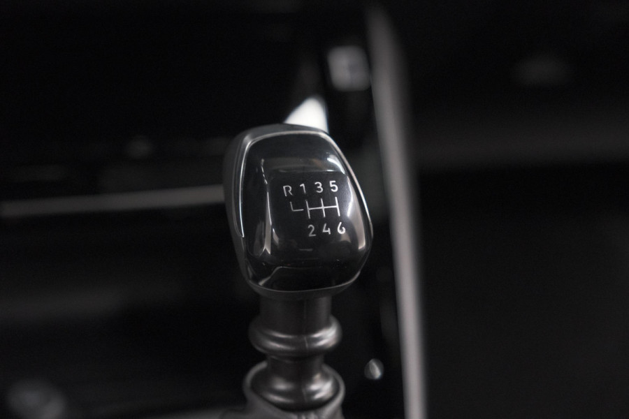 Peugeot 2008 PureTech 100 Allure | Apple Carplay | Parkeersensoren | Climate Control | Cruise Control