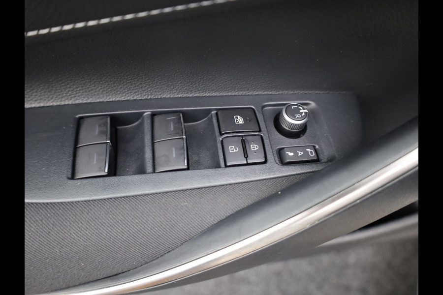 Toyota Corolla Touring Sports 1.8 Hybrid Dynamic | Keyless | Trekhaak | Stuur & Stoel verwarming | Prijs Rijklaar!!