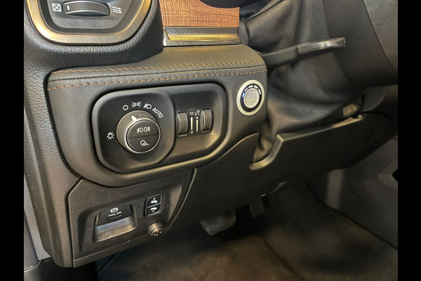 Dodge Ram 1500 5.7 V8 4x4 Crew Cab Longhorn|NAP|HUD|PANO|LUCHTVERING|