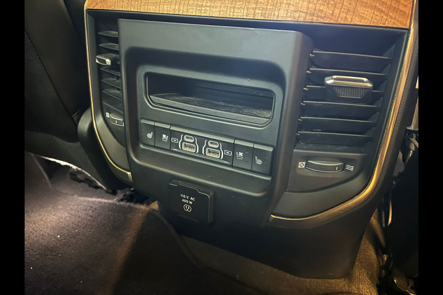 Dodge Ram 1500 5.7 V8 4x4 Crew Cab Longhorn|NAP|HUD|PANO|LUCHTVERING|
