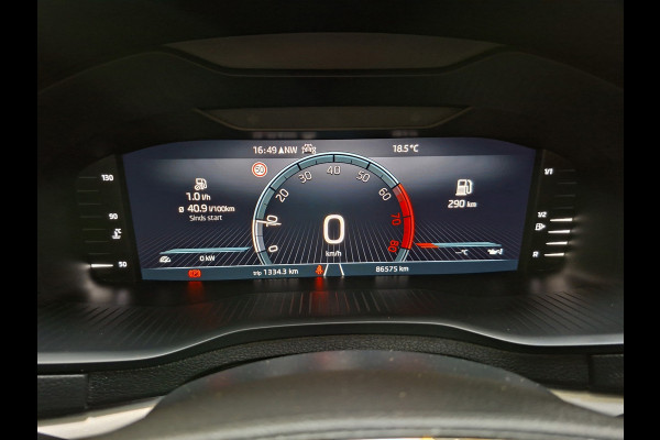 Škoda Karoq 1.0 TSI Ambition * Panoramadak * Camera * Adaptieve Cruise Control *