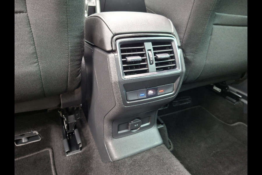 Škoda Karoq 1.0 TSI Ambition * Panoramadak * Camera * Adaptieve Cruise Control *