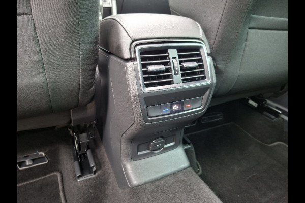 Škoda Karoq 1.0 TSI Ambition * Panoramadak * Camera * Adaptieve Cruise Control *