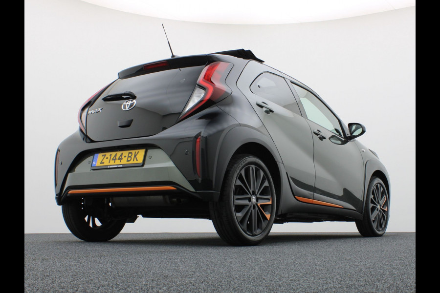 Toyota Aygo X 1.0 VVT-i S-CVT Limited | Vouwdak | Keyless | JBL | Stoel verw. | Camera | Prijs Rijklaar!!