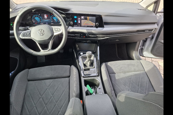 Volkswagen Golf 1.5 TSI 130pk Style * LAGE KMSTAND 26.000KM! * ParkeerCamera * Adaptieve Cruise Control * LM velgen *