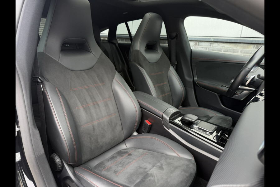 Mercedes-Benz CLA-Klasse Shooting Brake 250 e AMG Line | Panoramadak | Elek. Trekhaak | Sfeerverlichting | Widescreen | Carplay | LED