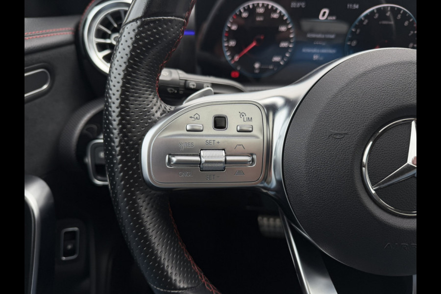 Mercedes-Benz CLA-Klasse Shooting Brake 250 e AMG Line | Panoramadak | Elek. Trekhaak | Sfeerverlichting | Widescreen | Carplay | LED