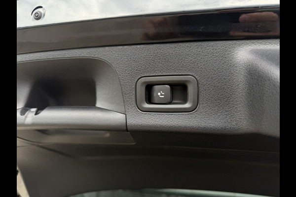 Mercedes-Benz CLA-Klasse Shooting Brake 250 e AMG Line | Panoramadak | Elek. Trekhaak | Sfeerverlichting | Widescreen | Carplay | LED