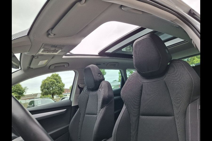 Škoda Karoq 1.0 TSI Ambition * Panoramadak * Camera * Adaptieve Cruise Control *