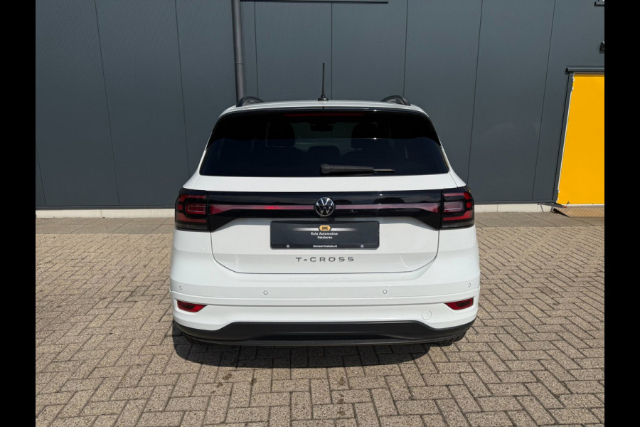 Volkswagen T-Cross 1.5 TSI DSG * R-Line * AUTOMAAT * Parkeercamera * Navigatiesysteem * Stoelverwarming *