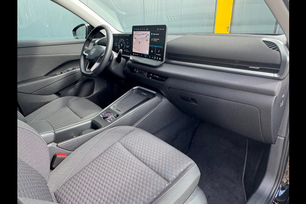 Volkswagen T-Roc 1.5 eTsi * Nieuw model * Hoogglans R-Line Look * 10.000KM! * Parkeercamera * Navigatie *