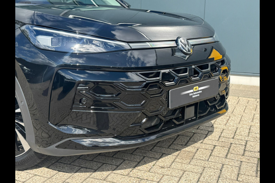 Volkswagen T-Roc 1.5 eTsi * Nieuw model * Hoogglans R-Line Look * 10.000KM! * Parkeercamera * Navigatie *