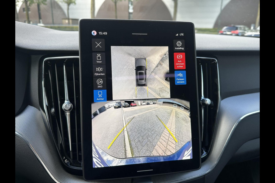 Volvo XC60 2.0 T8 Plug-in hybrid AWD Plus Black Edition VAN: 59.900,- ND: 56.877,- UW HERSTVOORDEEL: 2.023,- | TREKHAAK | DEALER ONDERHOUDEN | HEAD UP | 360CAMERA | FABR. GARANTIE! |