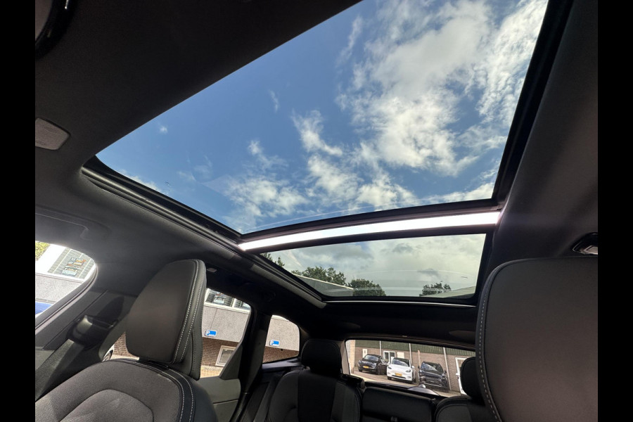 Volvo XC60 2.0 T8 Plug-in hybrid AWD Plus Black Edition VAN: 59.900,- ND: 56.877,- UW HERSTVOORDEEL: 2.023,- | TREKHAAK | DEALER ONDERHOUDEN | HEAD UP | 360CAMERA | FABR. GARANTIE! |