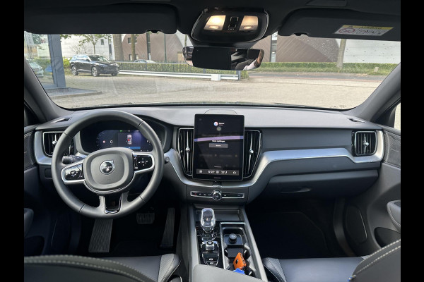Volvo XC60 2.0 T8 Plug-in hybrid AWD Plus Black Edition VAN: 59.900,- ND: 56.877,- UW HERSTVOORDEEL: 2.023,- | TREKHAAK | DEALER ONDERHOUDEN | HEAD UP | 360CAMERA | FABR. GARANTIE! |