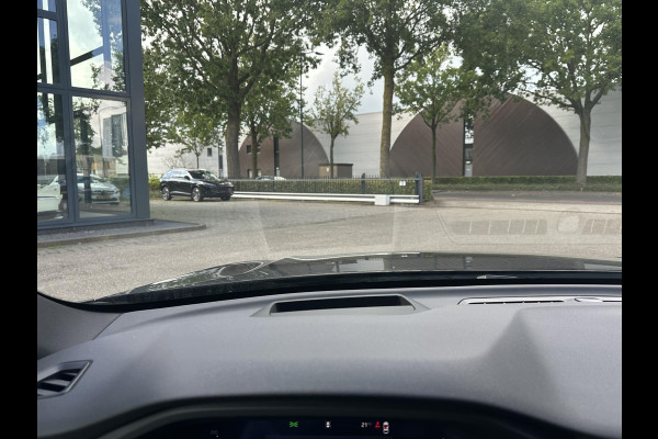 Volvo XC60 2.0 T8 Plug-in hybrid AWD Plus Black Edition VAN: 59.900,- ND: 56.877,- UW HERSTVOORDEEL: 2.023,- | TREKHAAK | DEALER ONDERHOUDEN | HEAD UP | 360CAMERA | FABR. GARANTIE! |