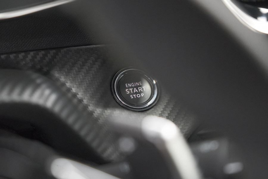 Peugeot 208 1.2 Hybrid 145 e-DCS6 GT | Alcantara Pakket | Camera | Apple Carplay | Stoelverwarming