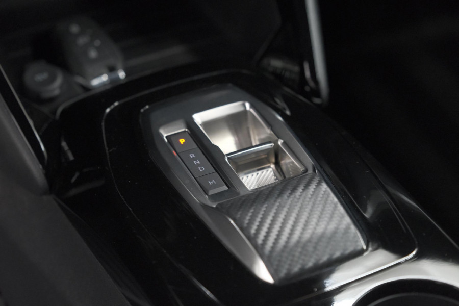 Peugeot 208 1.2 Hybrid 145 e-DCS6 GT | Alcantara Pakket | Camera | Apple Carplay | Stoelverwarming