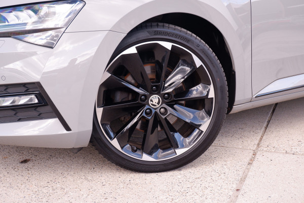 Škoda Superb Combi 1.4 TSI iV Sportline Business | Elek. Trekhaak | Memory | Sfeerverlichting | Carplay | Navi |