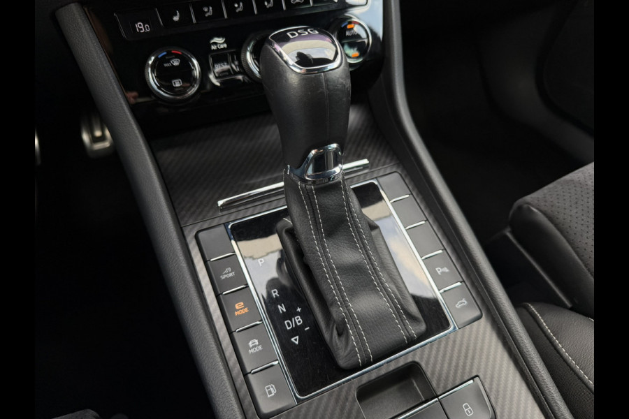 Škoda Superb Combi 1.4 TSI iV Sportline Business | Elek. Trekhaak | Memory | Sfeerverlichting | Carplay | Navi |