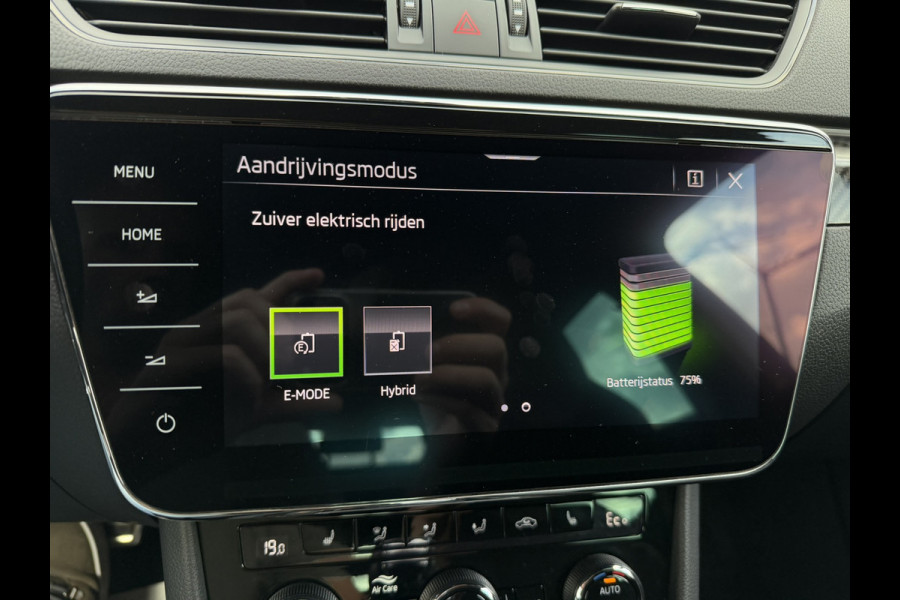 Škoda Superb Combi 1.4 TSI iV Sportline Business | Elek. Trekhaak | Memory | Sfeerverlichting | Carplay | Navi |