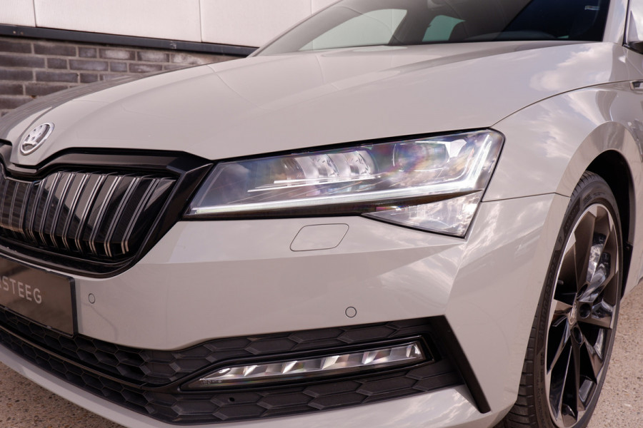 Škoda Superb Combi 1.4 TSI iV Sportline Business | Elek. Trekhaak | Memory | Sfeerverlichting | Carplay | Navi |