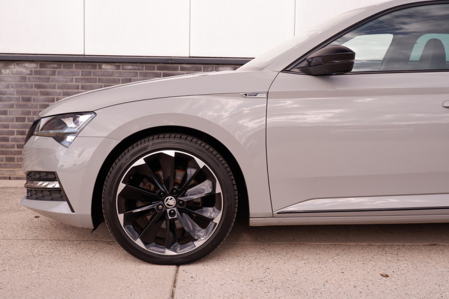 Škoda Superb Combi 1.4 TSI iV Sportline Business | Elek. Trekhaak | Memory | Sfeerverlichting | Carplay | Navi |