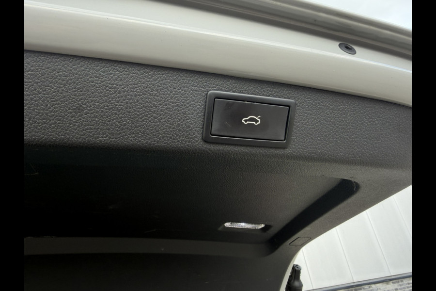 Škoda Superb Combi 1.4 TSI iV Sportline Business | Elek. Trekhaak | Memory | Sfeerverlichting | Carplay | Navi |