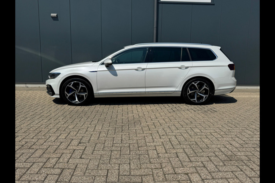 Volkswagen Passat Variant 1.4 TSI * Panoramadak * Navigatiesysteem * Trekhaak *