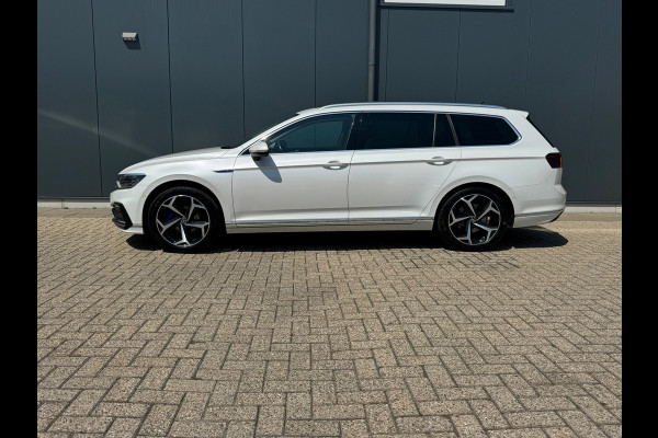 Volkswagen Passat Variant 1.4 TSI * Panoramadak * Navigatiesysteem * Trekhaak *