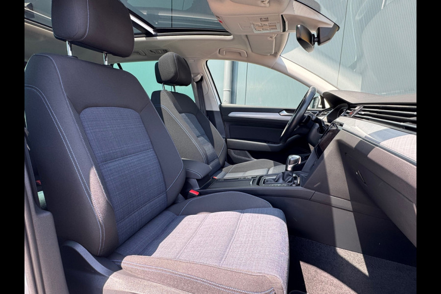 Volkswagen Passat Variant 1.4 TSI * Panoramadak * Navigatiesysteem * Trekhaak *