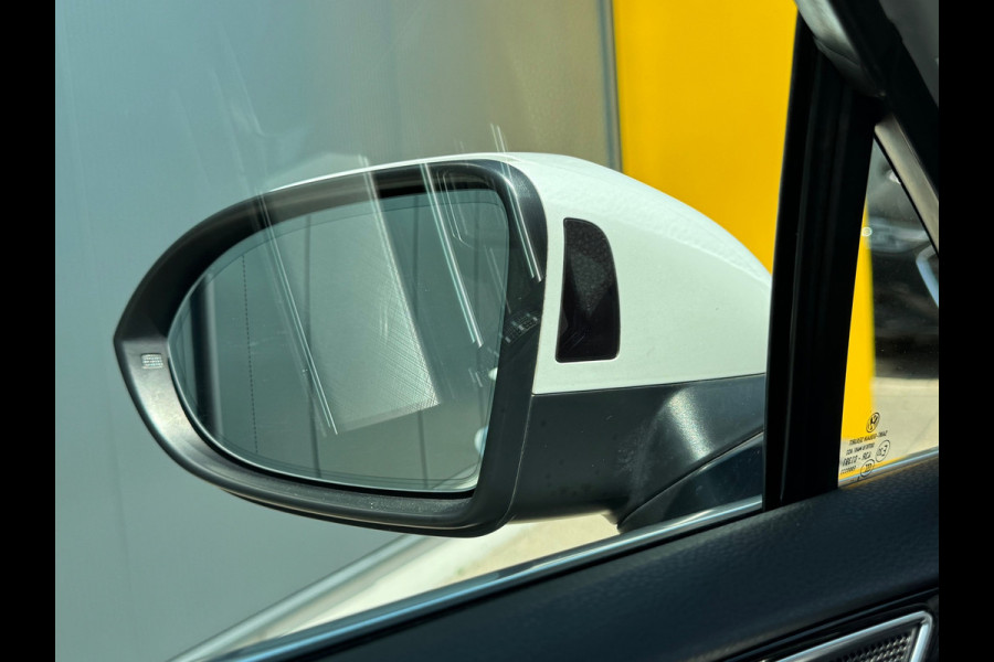 Volkswagen Passat Variant 1.4 TSI * Panoramadak * Navigatiesysteem * Trekhaak *