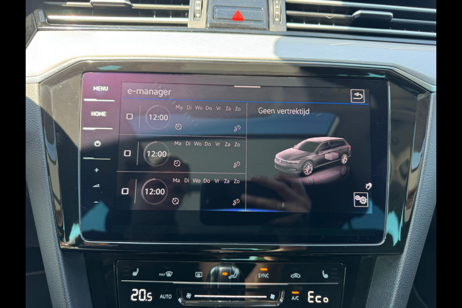 Volkswagen Passat Variant 1.4 TSI * Panoramadak * Navigatiesysteem * Trekhaak *
