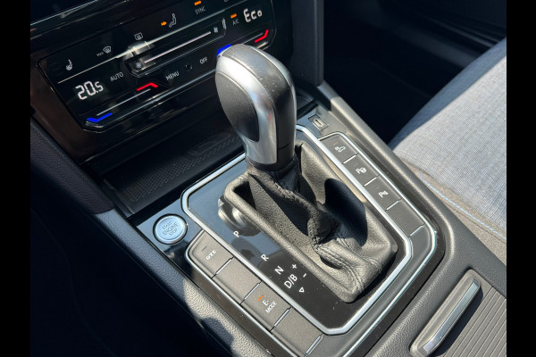 Volkswagen Passat Variant 1.4 TSI * Panoramadak * Navigatiesysteem * Trekhaak *