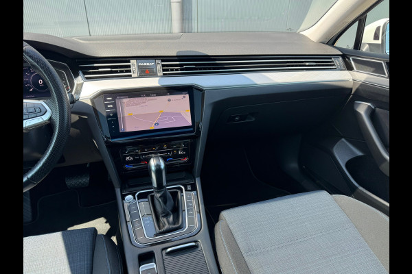 Volkswagen Passat Variant 1.4 TSI * Panoramadak * Navigatiesysteem * Trekhaak *