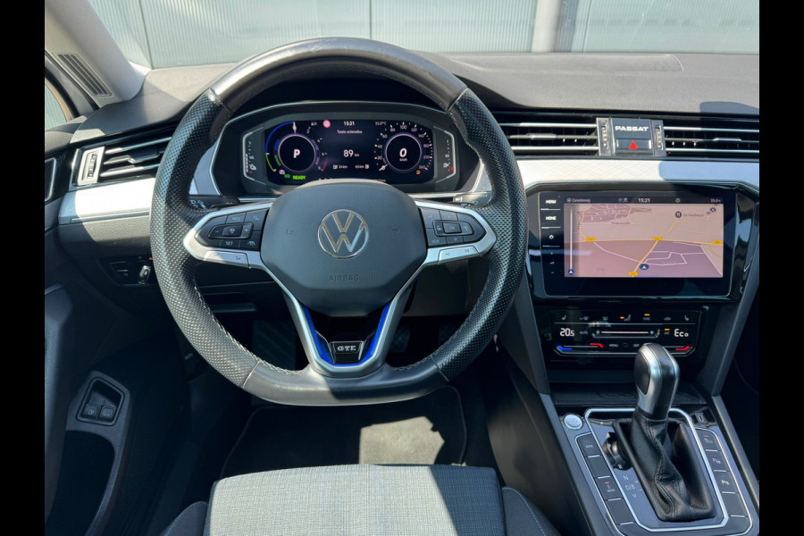 Volkswagen Passat Variant 1.4 TSI * Panoramadak * Navigatiesysteem * Trekhaak *