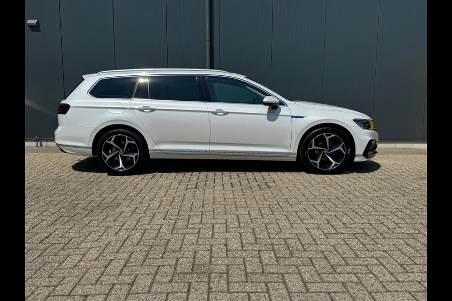 Volkswagen Passat Variant 1.4 TSI * Panoramadak * Navigatiesysteem * Trekhaak *