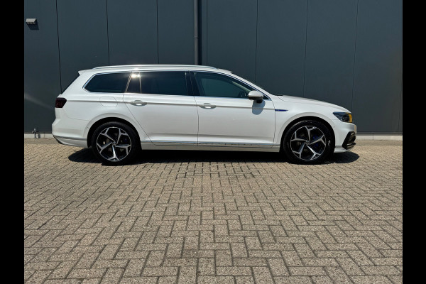 Volkswagen Passat Variant 1.4 TSI * Panoramadak * Navigatiesysteem * Trekhaak *