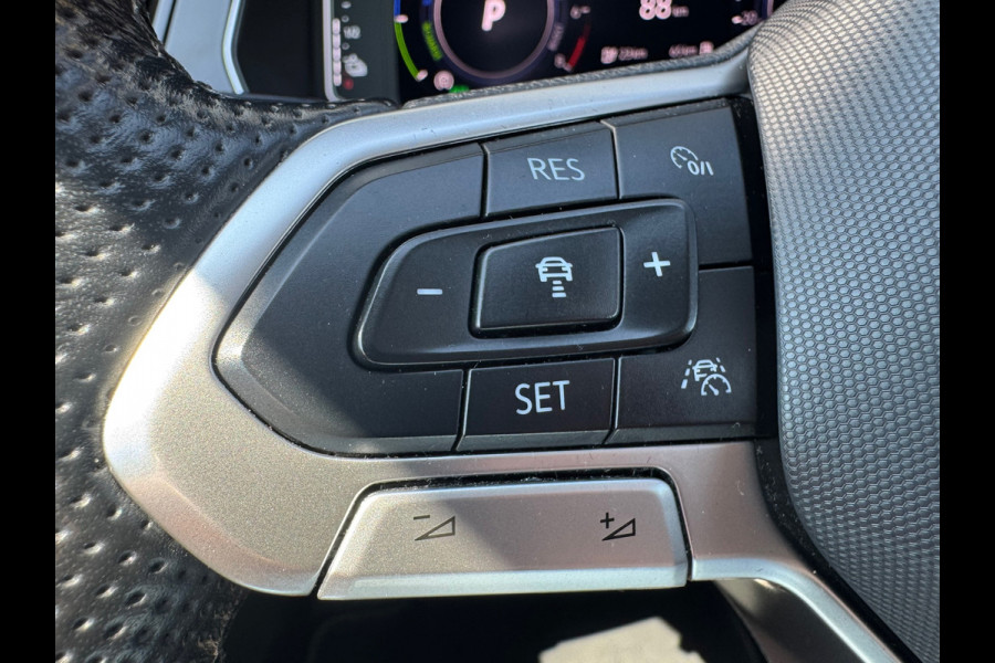 Volkswagen Passat Variant 1.4 TSI * Panoramadak * Navigatiesysteem * Trekhaak *