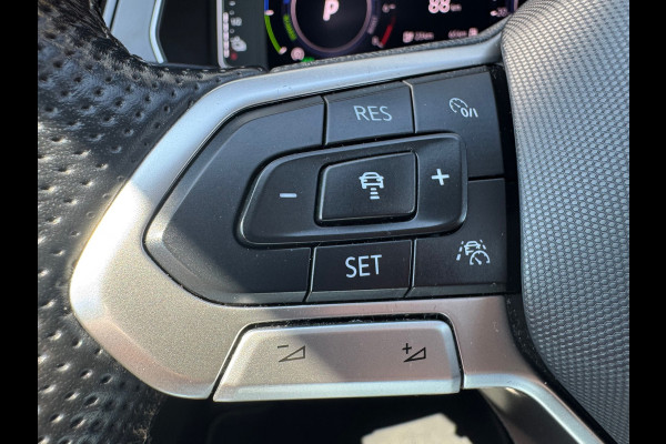 Volkswagen Passat Variant 1.4 TSI * Panoramadak * Navigatiesysteem * Trekhaak *